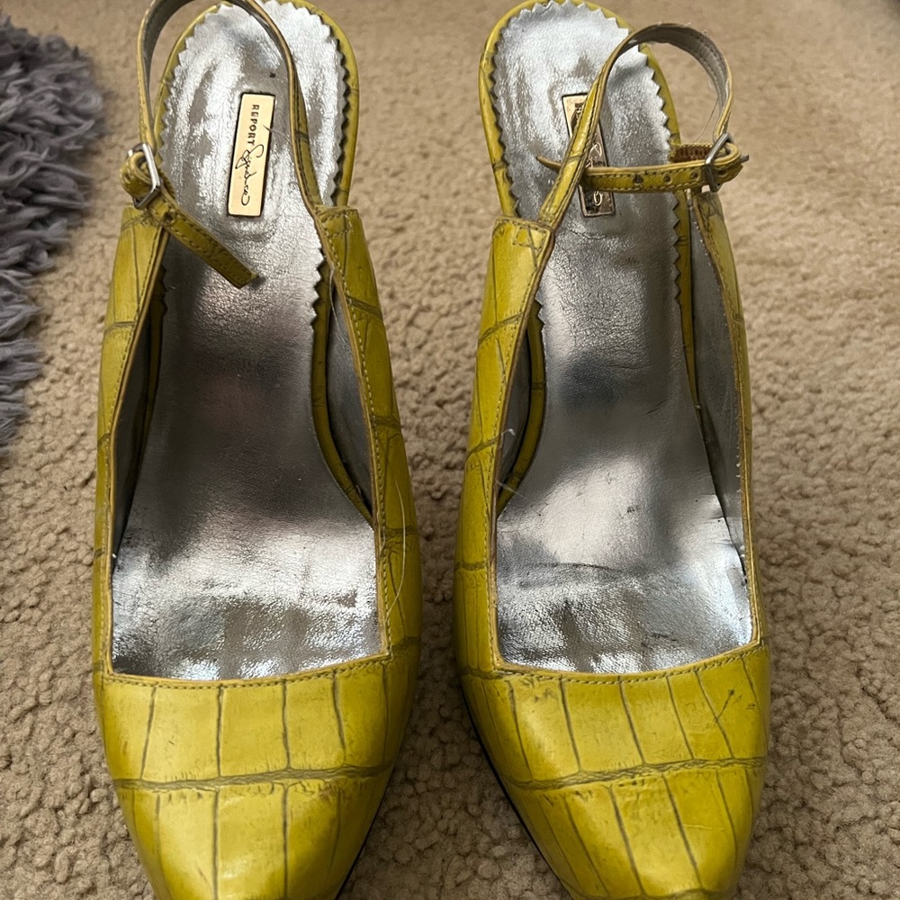 Report Signature Yellow Crocodile Heels
